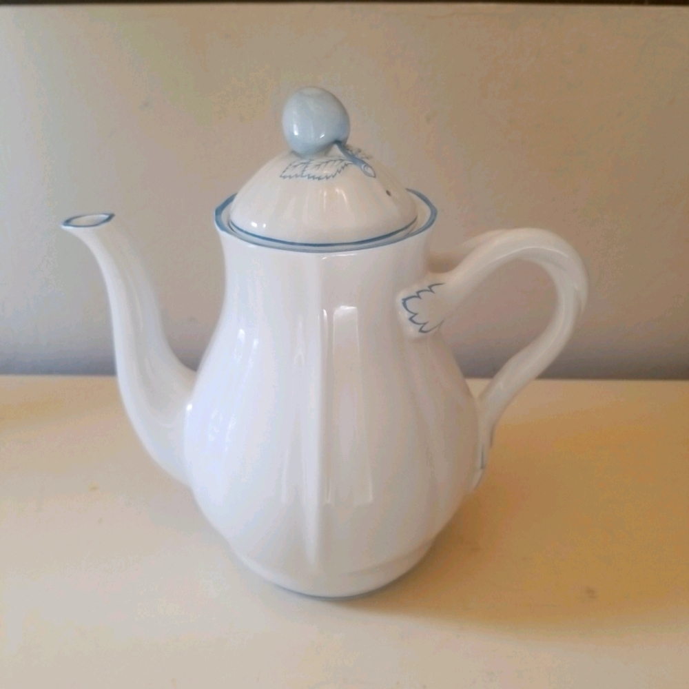 Spode England blue marlborough teapot